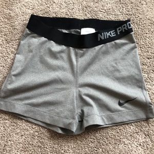 LIKE NEW STEEL GRAY NIKE PRO SHORTS